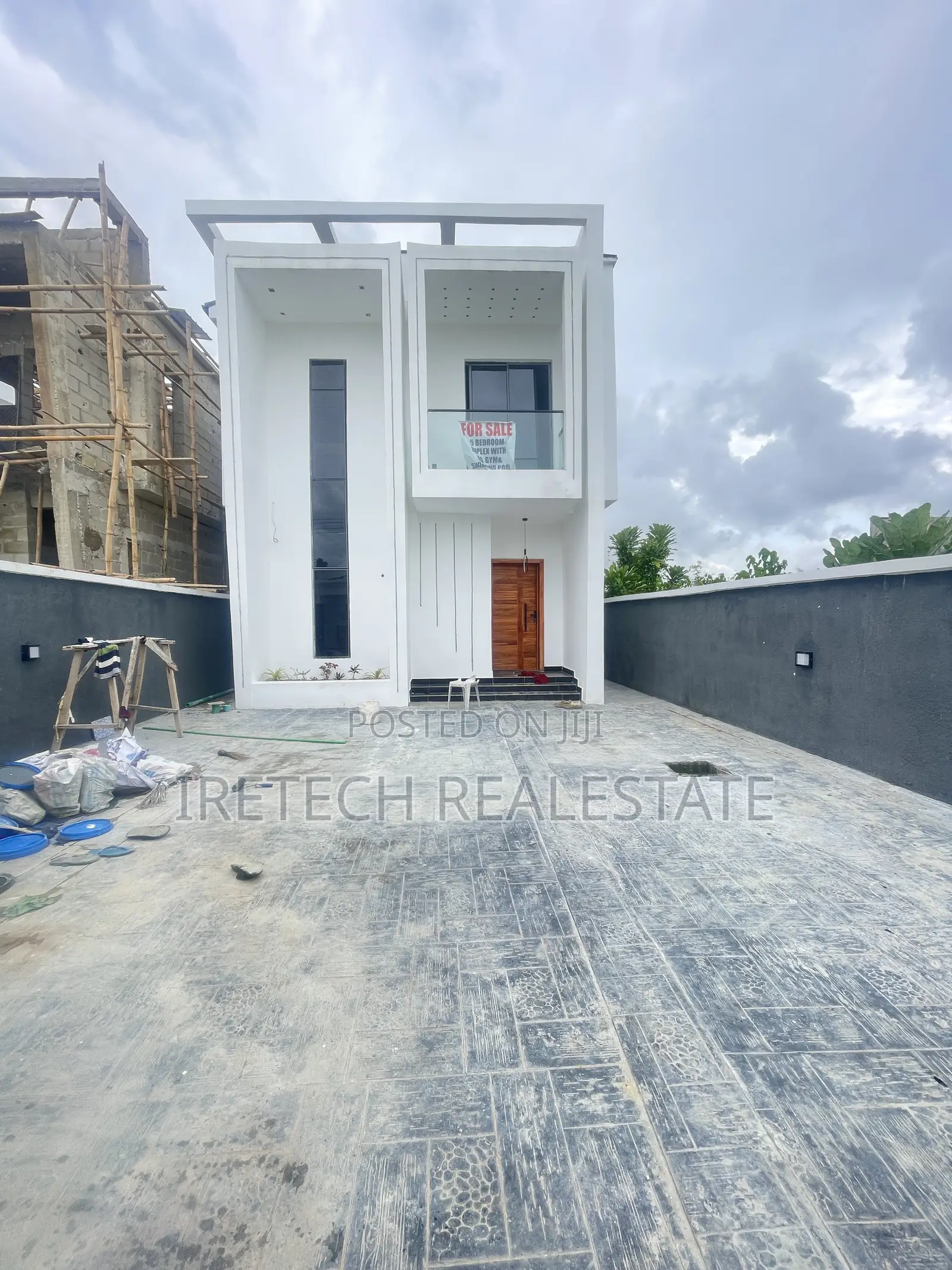 5bdrm Duplex in Ajah, Off Lekki-Epe Expressway for sale