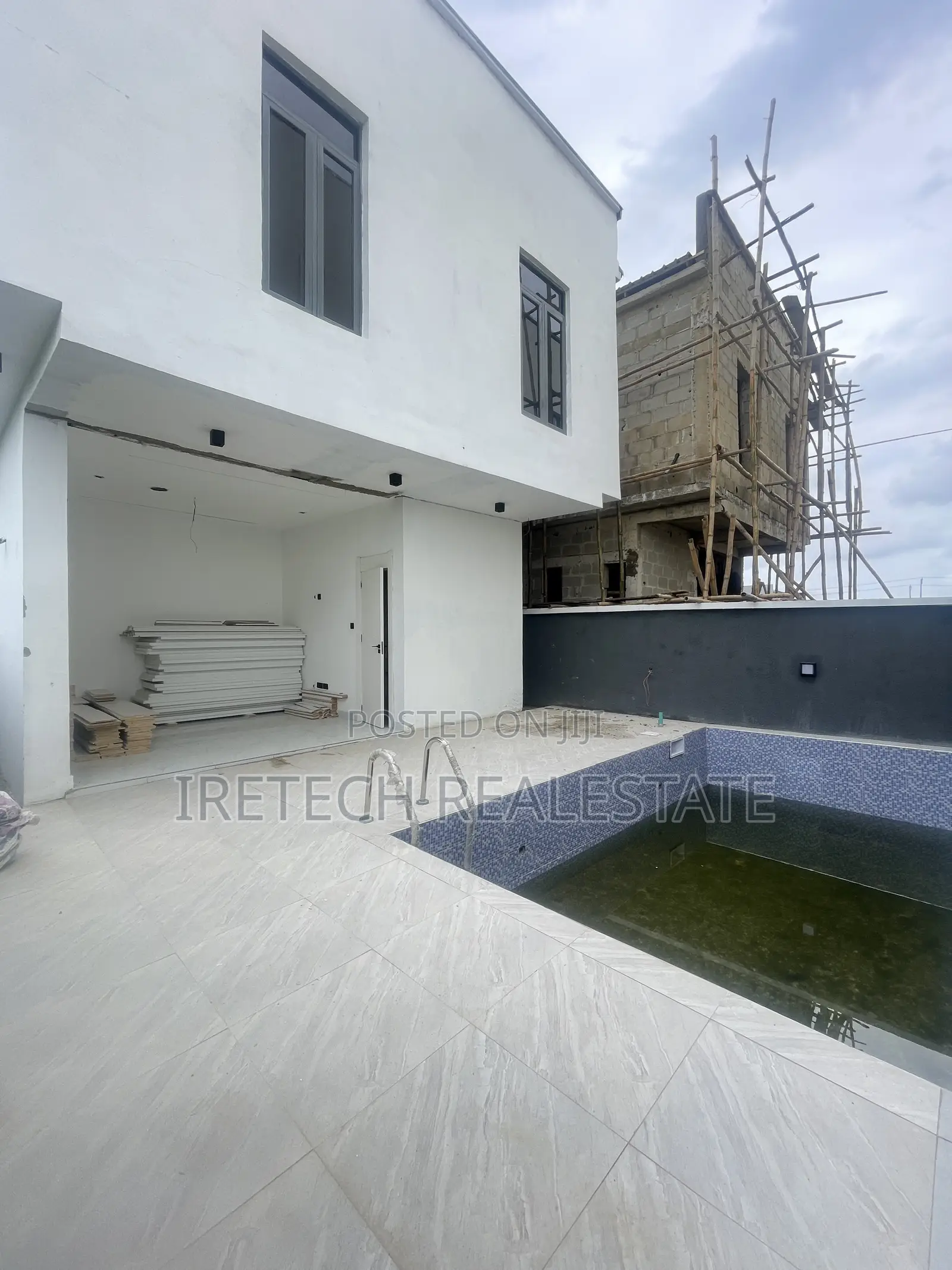 5bdrm Duplex in Ajah, Off Lekki-Epe Expressway for sale