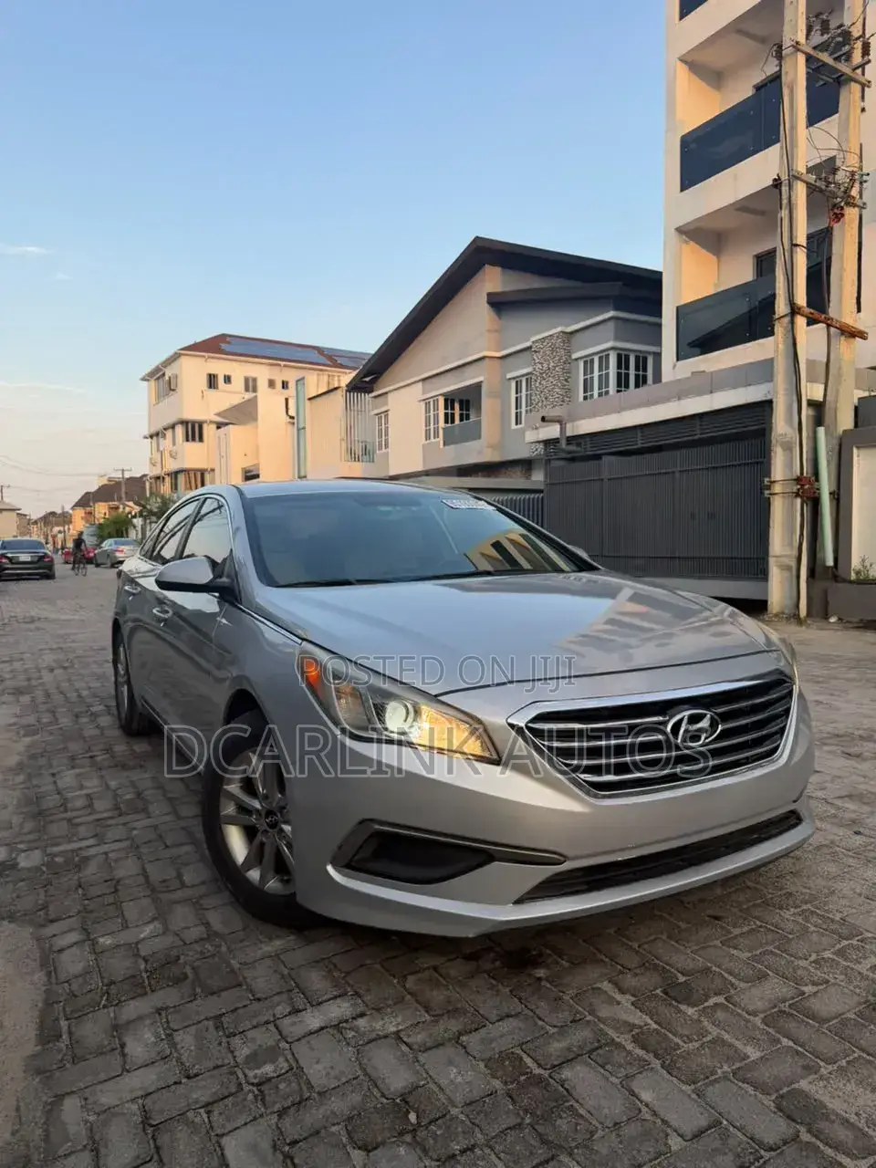 Hyundai Sonata Base Sedan FWD (2.4L 4cyl 6A) 2016 Silver