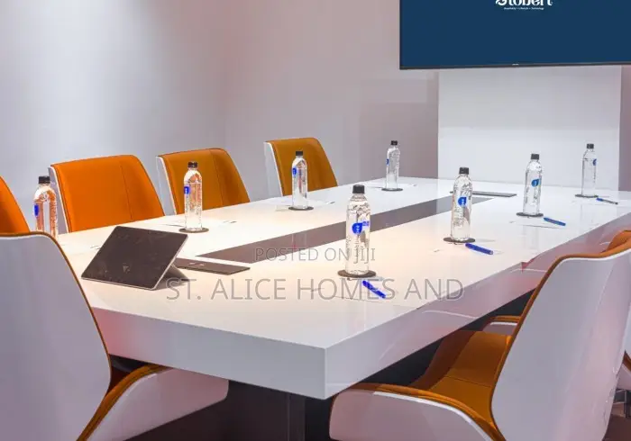 Urban Luna Fully Equipped 12 Seater Conference Room