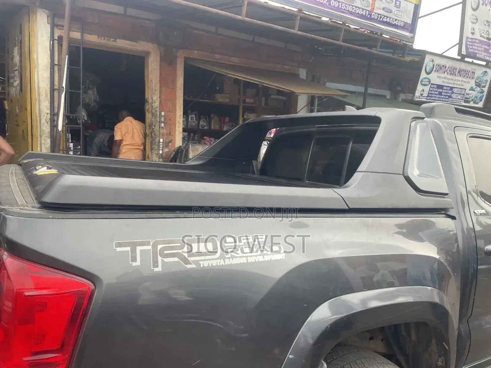 Rolling Booth Cover for Toyota Tacoma+06