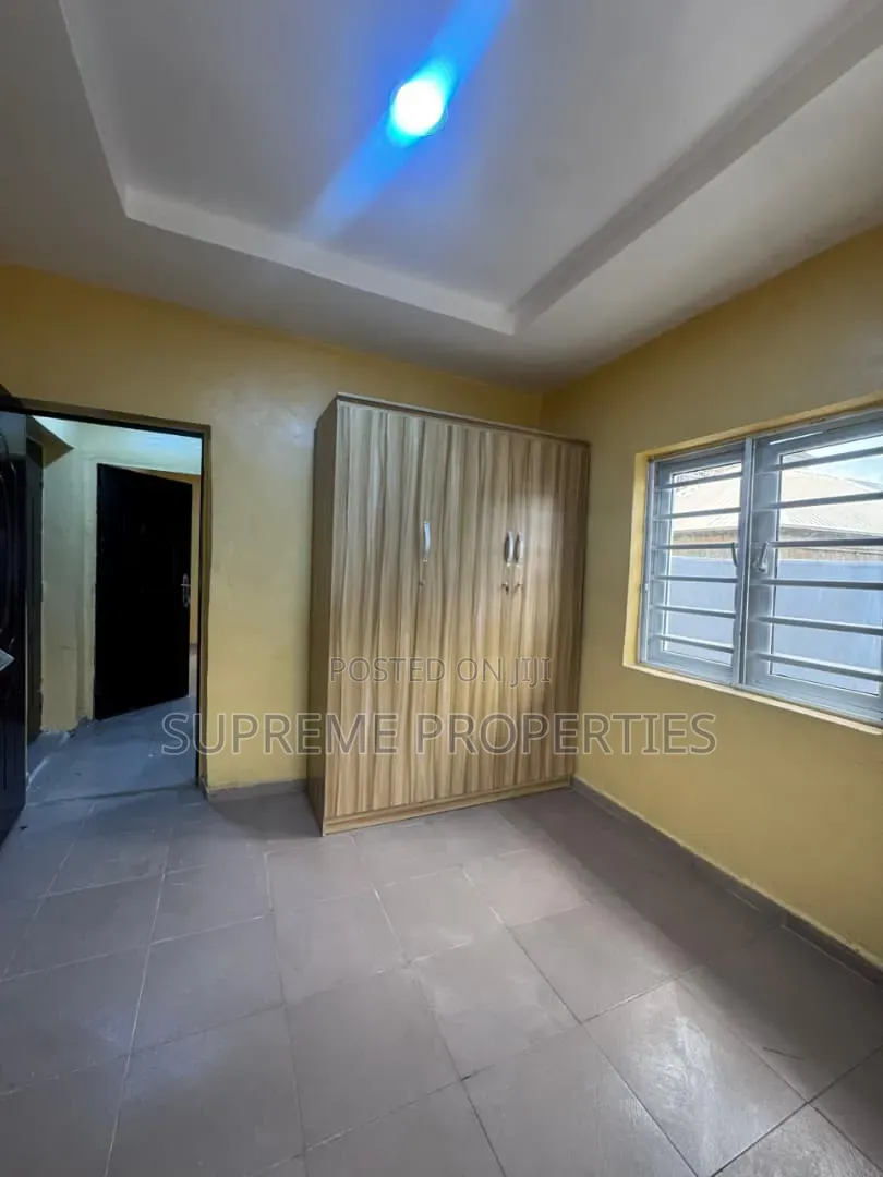 2bdrm Bungalow in Kolapo Ishola Gra, Ibadan for rent