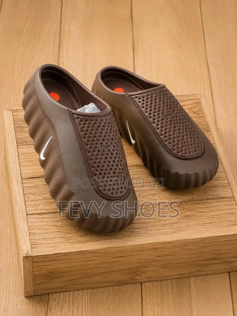 Quality Nike Half Shoe