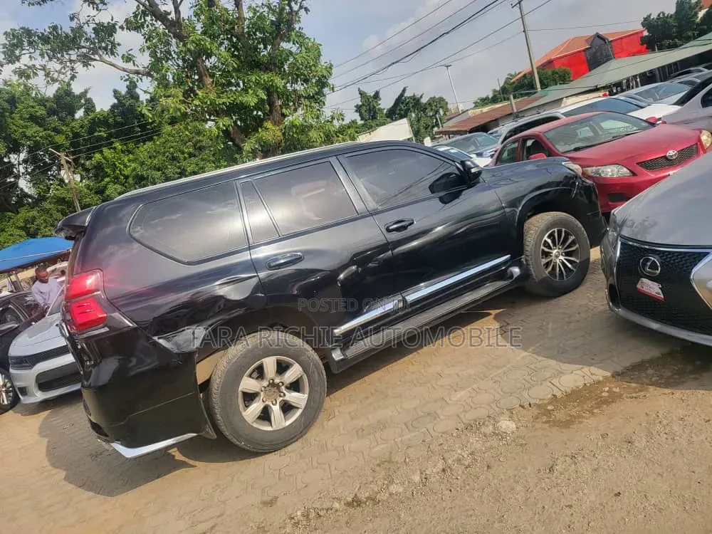 Toyota Land Cruiser Prado 2014 Black