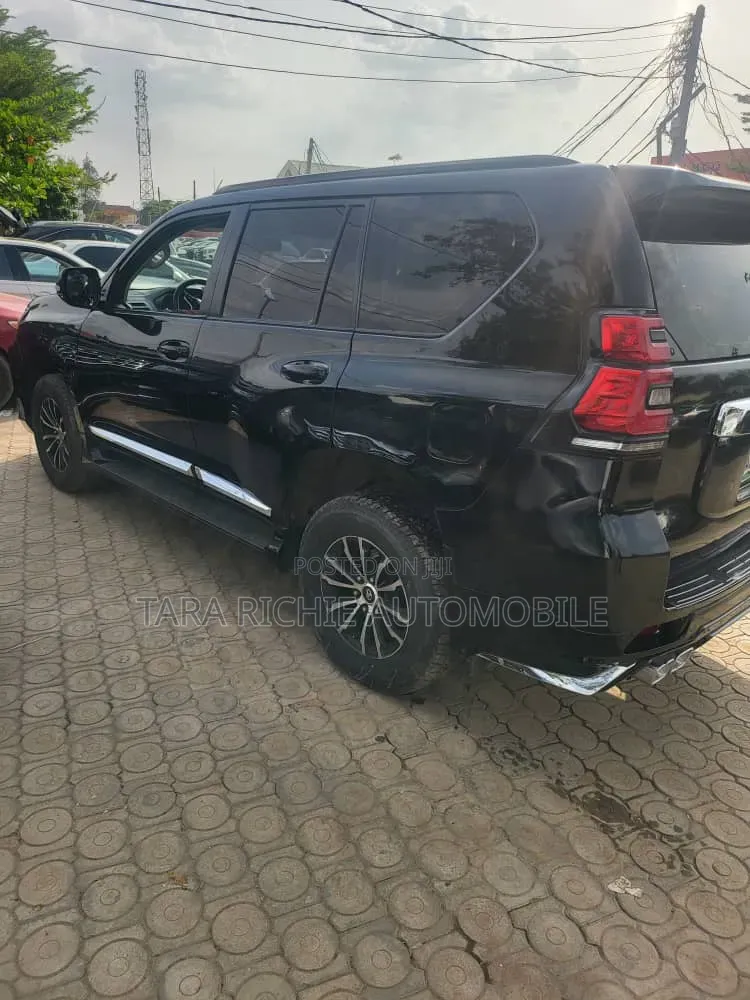 Toyota Land Cruiser Prado 2014 Black