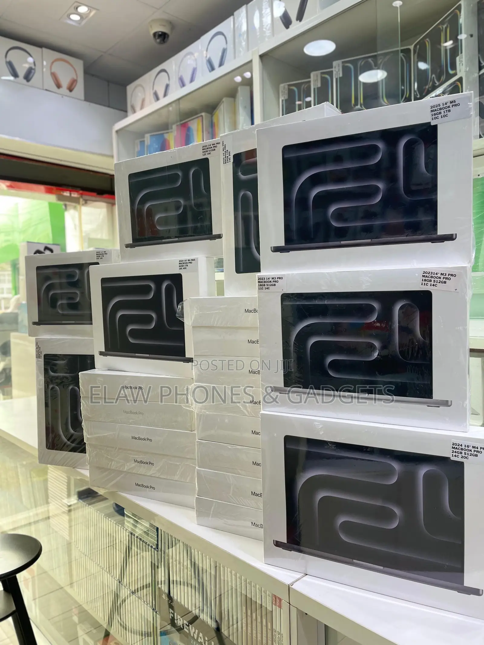 New Laptop Apple MacBook Pro 2026 M5 Max 36GB Apple M5 Max SSD 2T