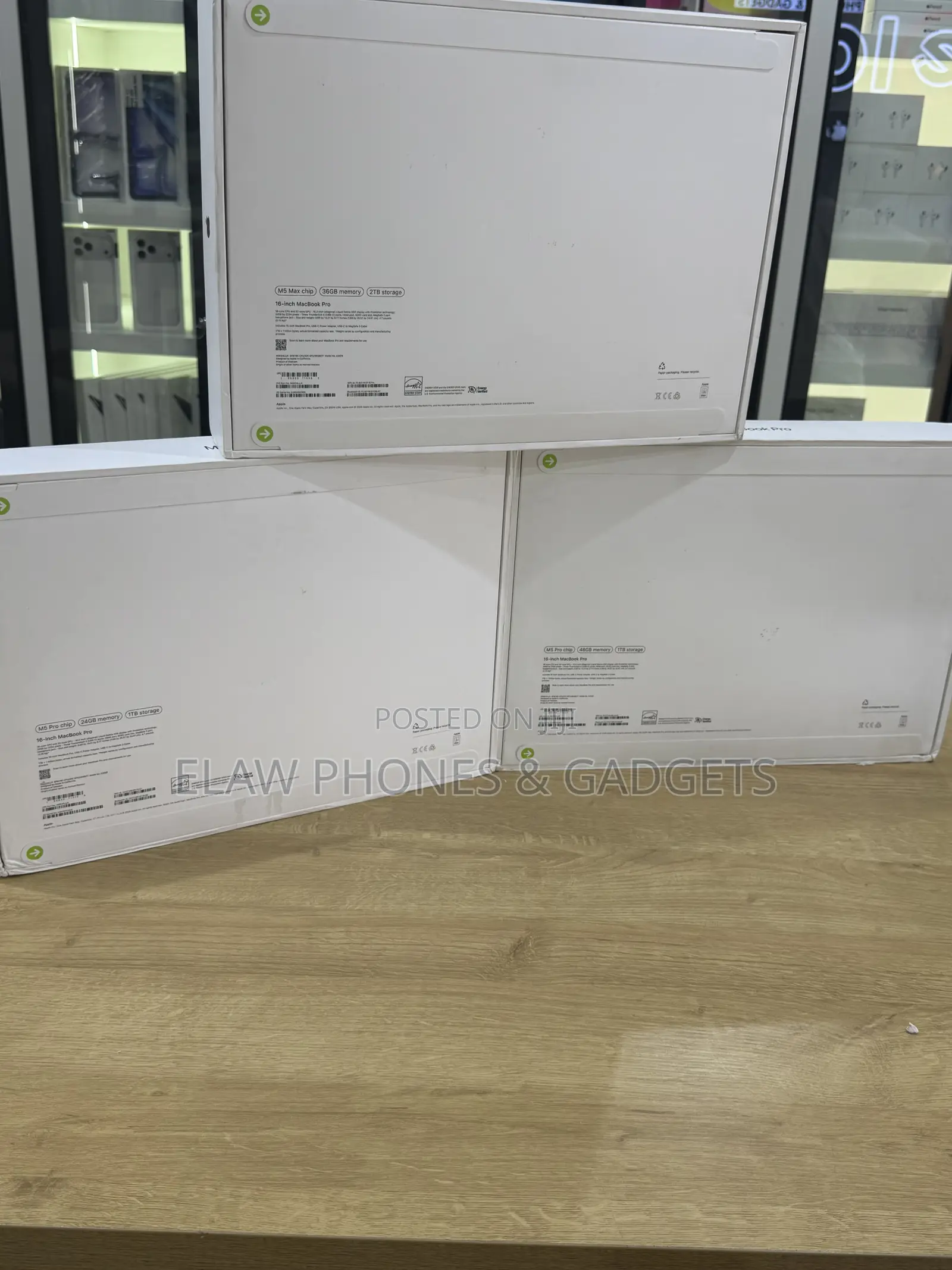 New Laptop Apple MacBook Pro 2026 M5 Max 36GB Apple M5 Max SSD 2T