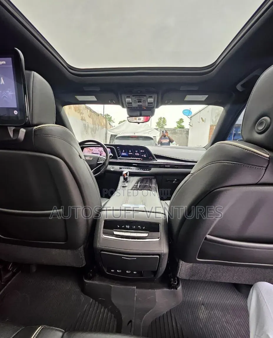 Cadillac Escalade ESV 2024 Black