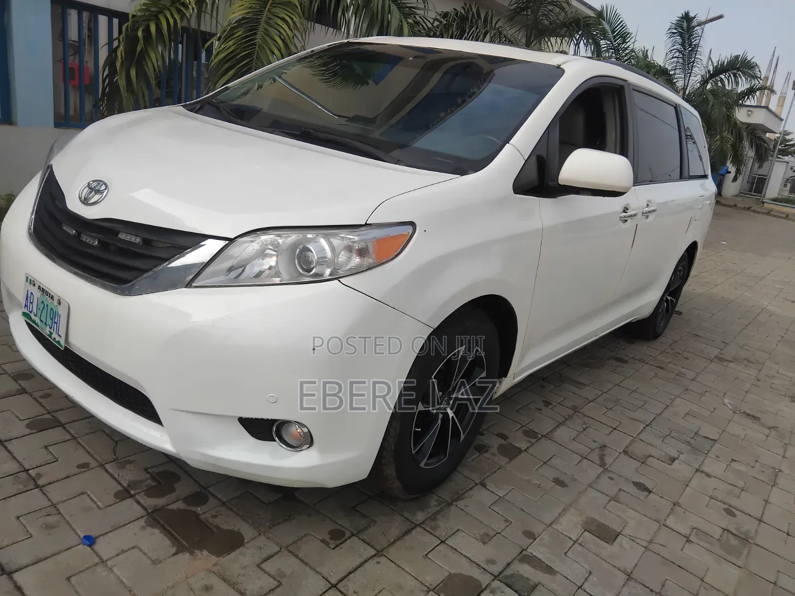 Toyota Sienna 2012 White
