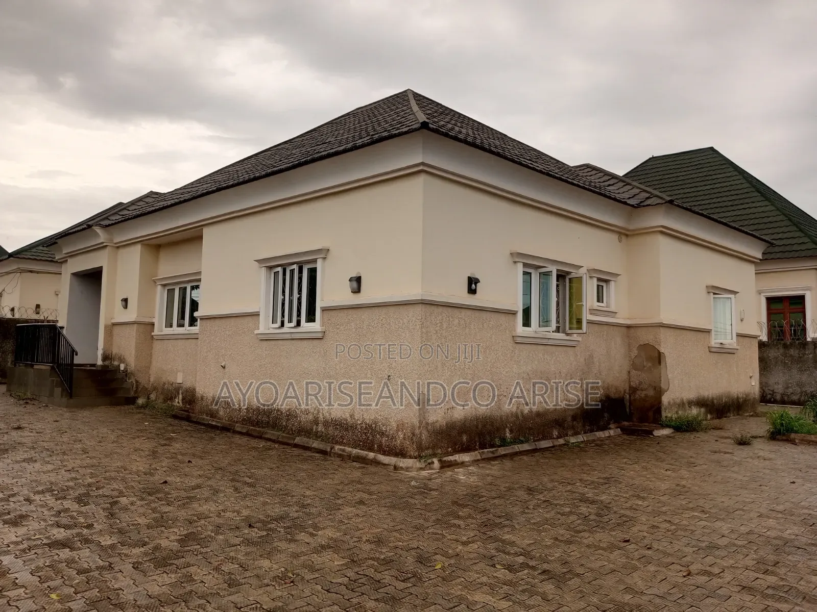 3bdrm Bungalow in New Site, Lugbe District for sale