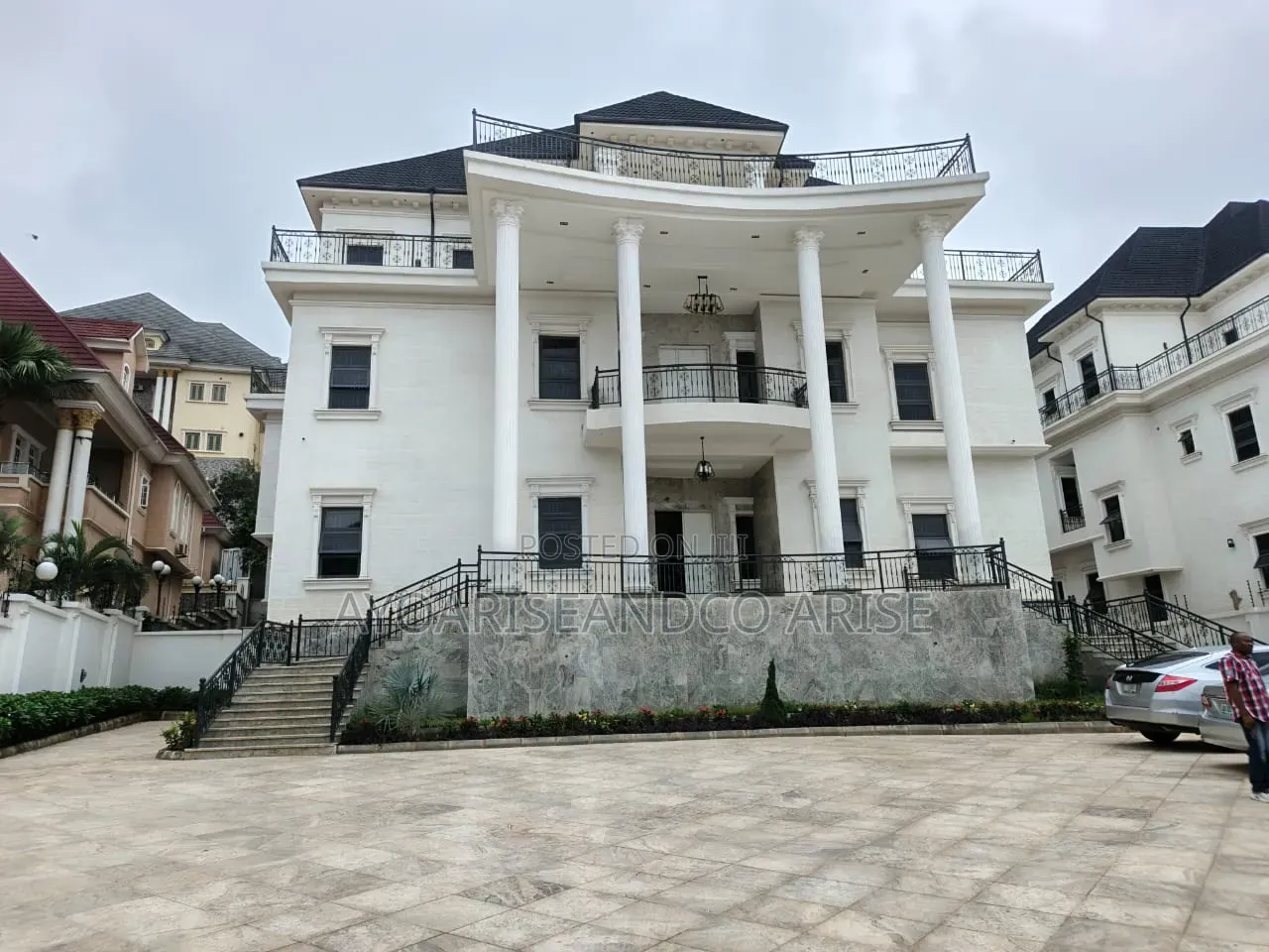 8bdrm Maisonette in Maitama for sale