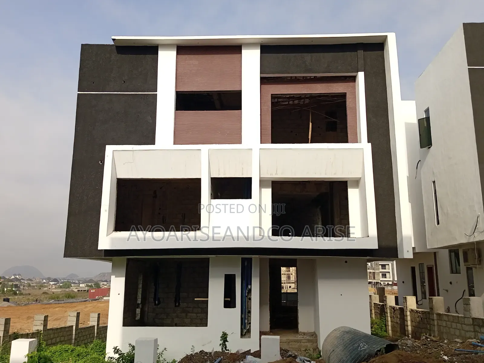 7bdrm Duplex in River Park, FHA for sale