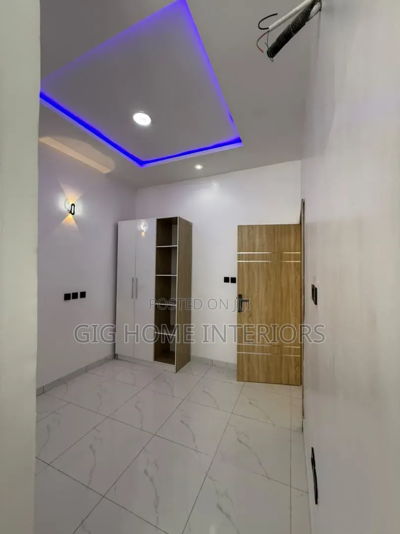 5bdrm Duplex in Lekky, Chevron for sale