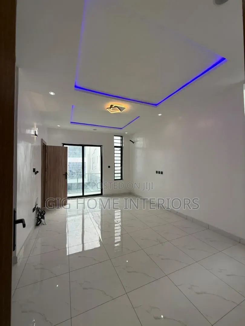 5bdrm Duplex in Lekky, Chevron for sale