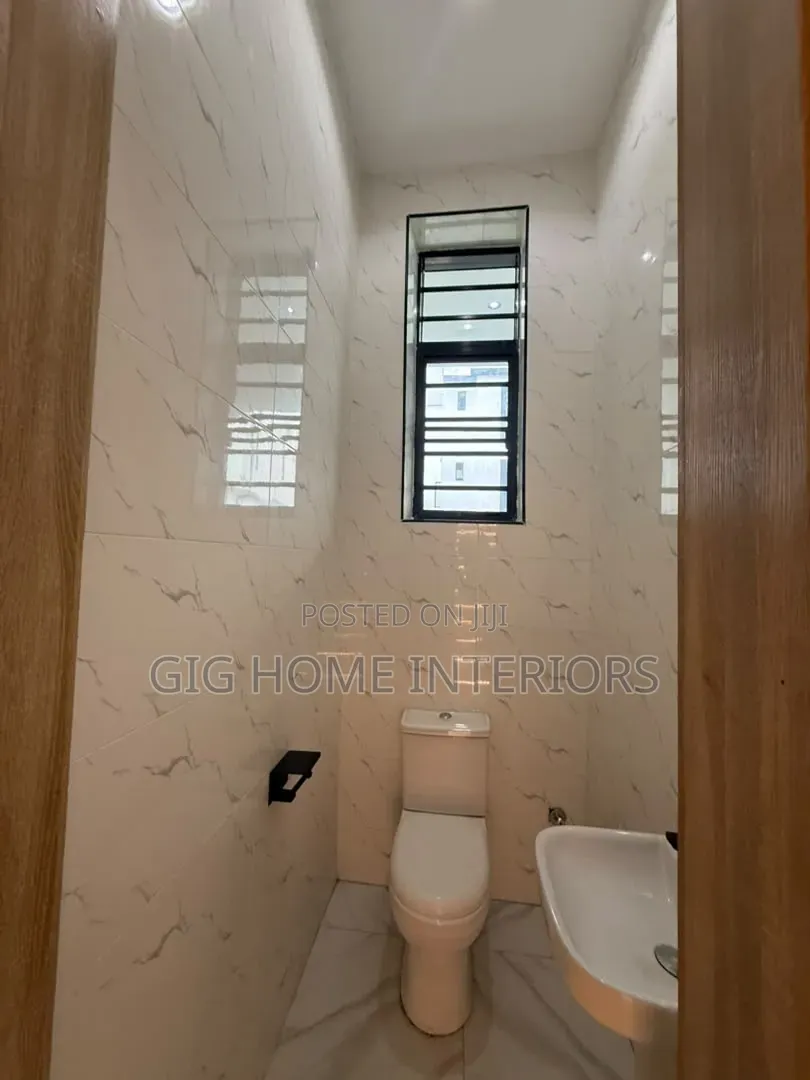 5bdrm Duplex in Lekky, Chevron for sale