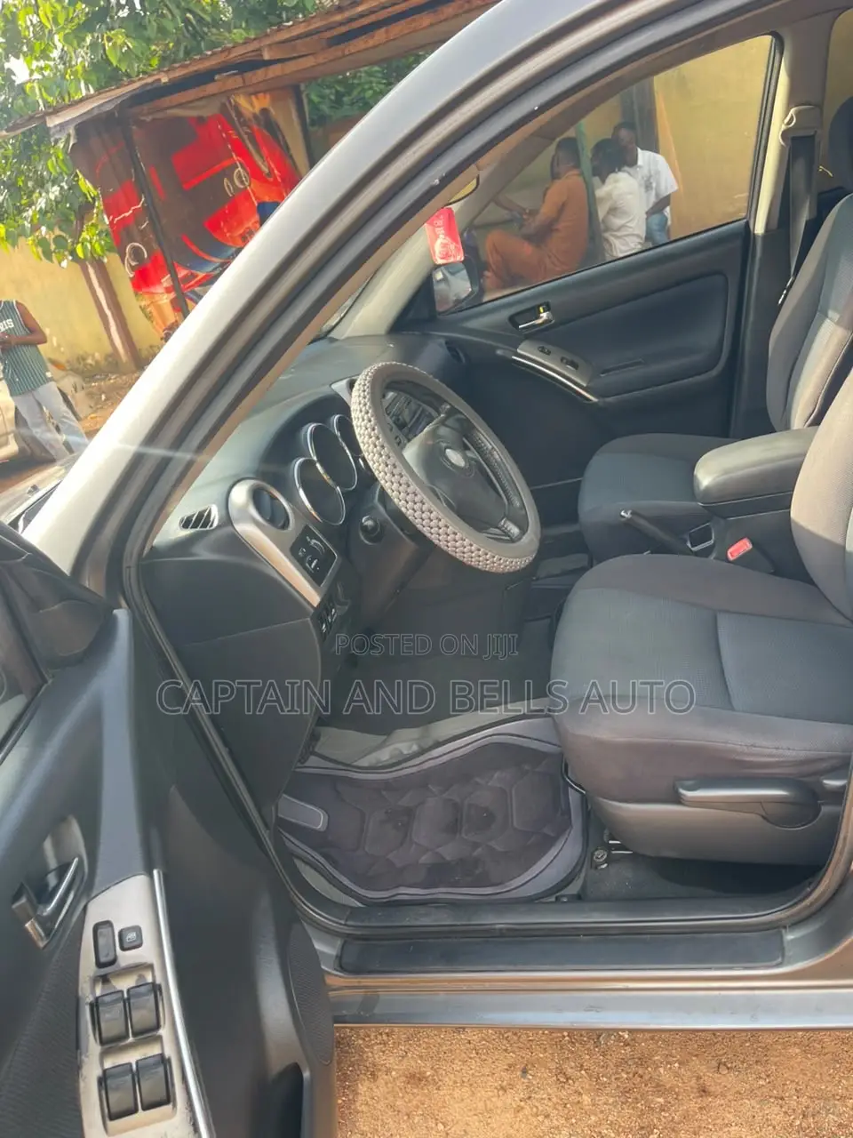 Toyota Matrix XR Hatchback FWD (1.8L 4cyl 4A) 2006 Gray