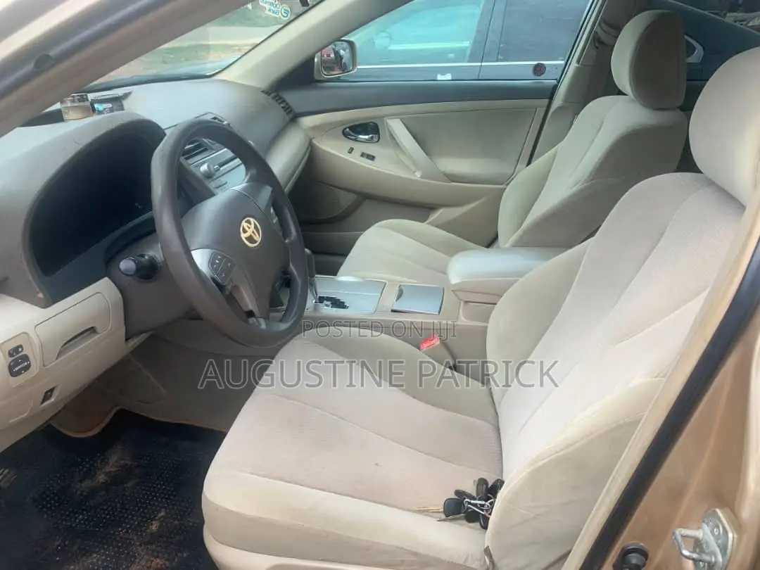 Toyota Camry 2011 Gold