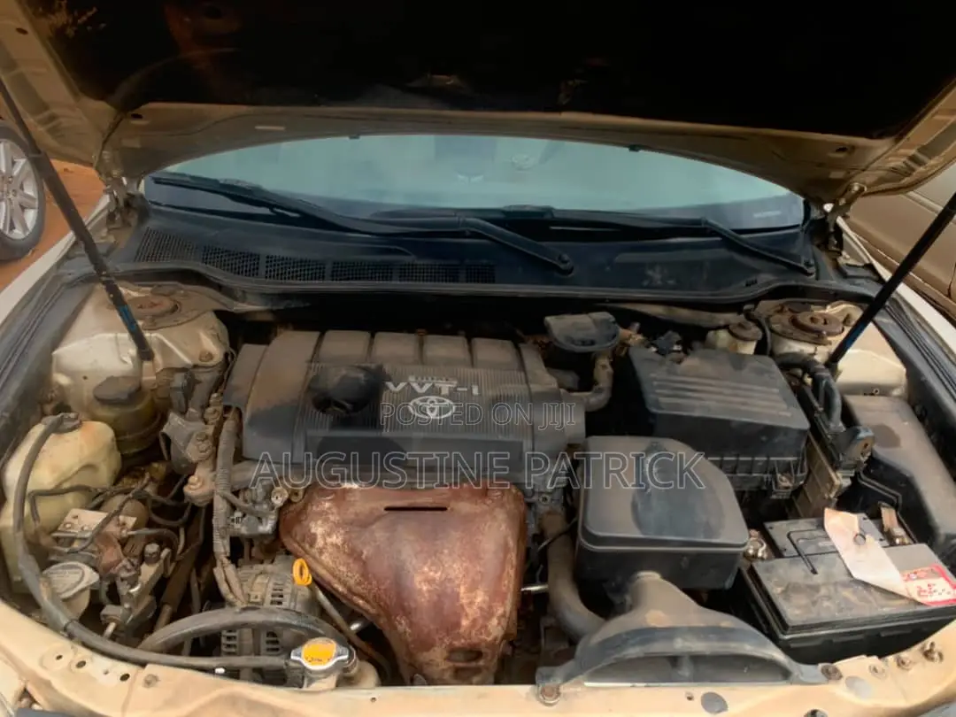 Toyota Camry 2011 Gold
