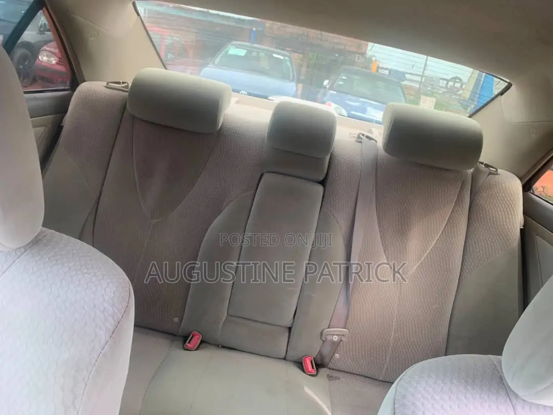 Toyota Camry 2011 Gold