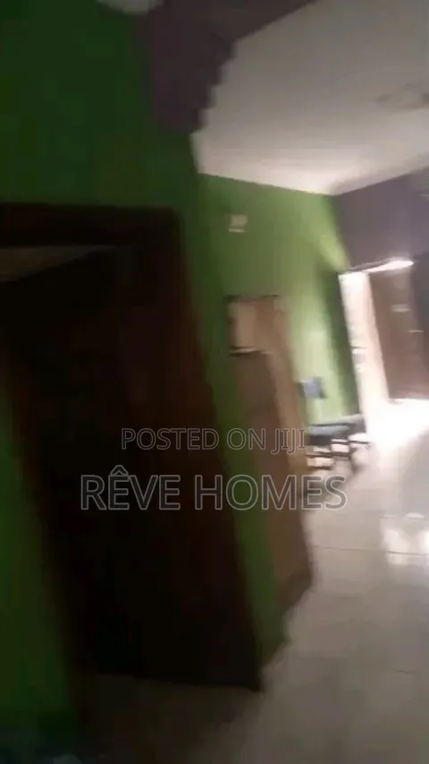 4bdrm Block of Flats in Akoka for rent