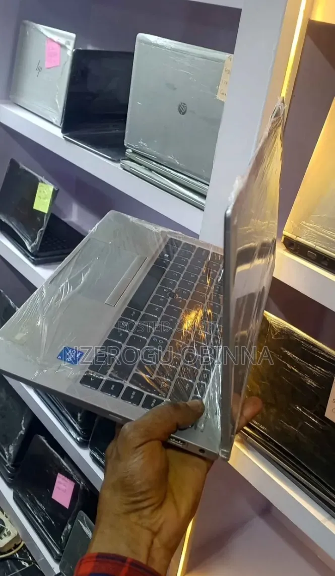 New Laptop HP EliteBook 840 G8 16GB Intel Core i5 SSD 512GB