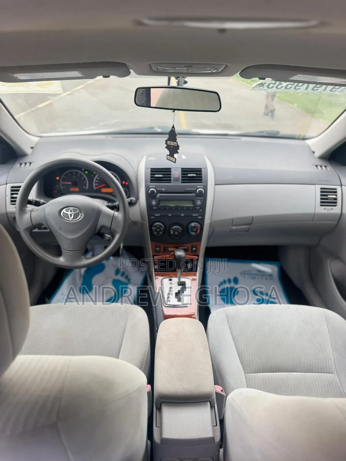 Toyota Corolla 2010 White