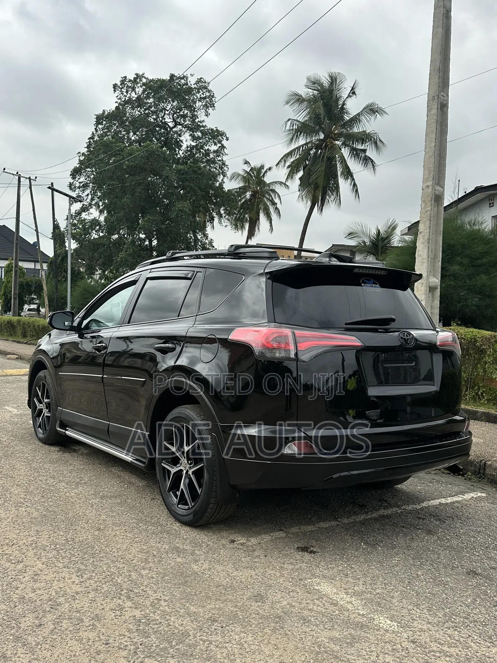Toyota RAV4 XLE AWD (2.5L 4cyl 6A) 2017 Black