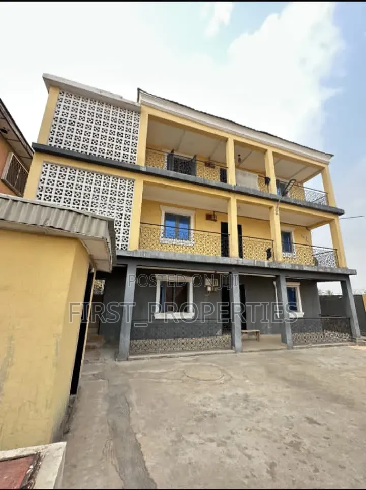 Furnished 18bdrm Block of Flats in Mokola Ibadan for sale