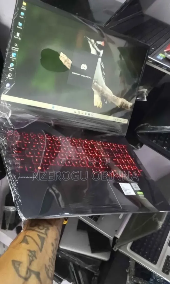 New Laptop HP Omen 15-ce0xx 16GB Intel Core i7 SSD 512GB