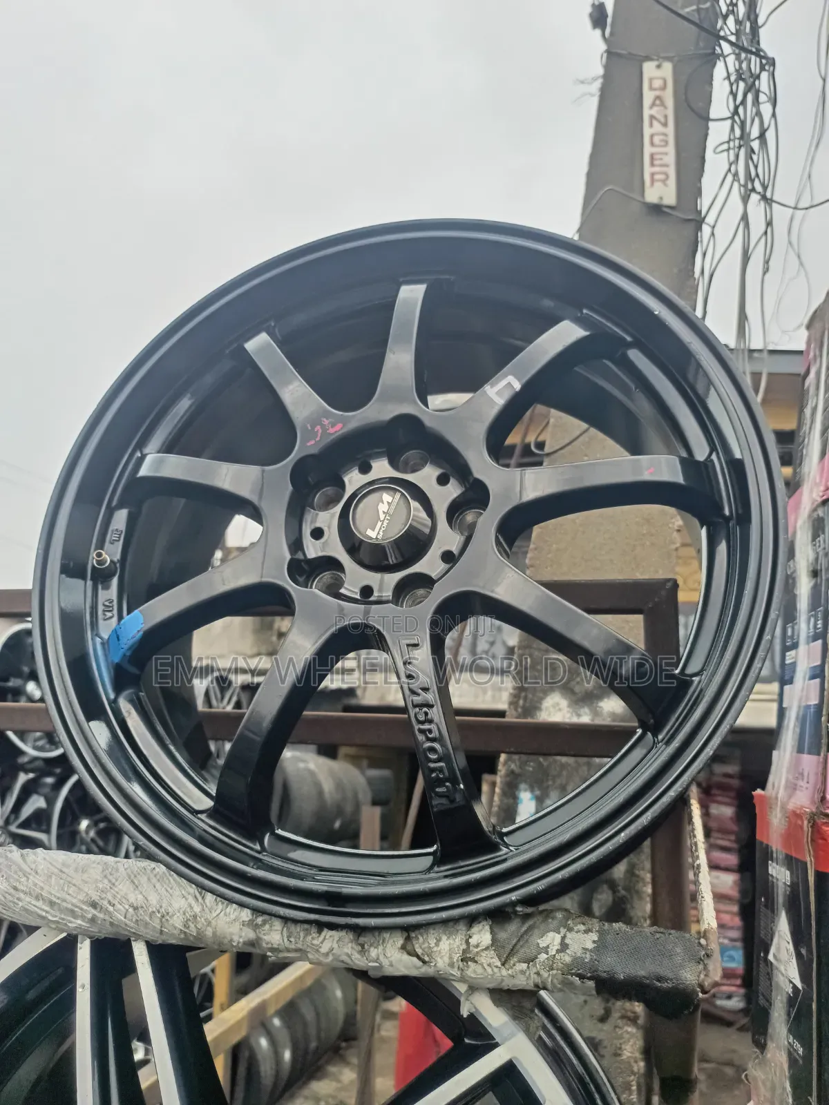 18inches for Universal Cars Such as Camry, Honda ,Acura ,Bmw