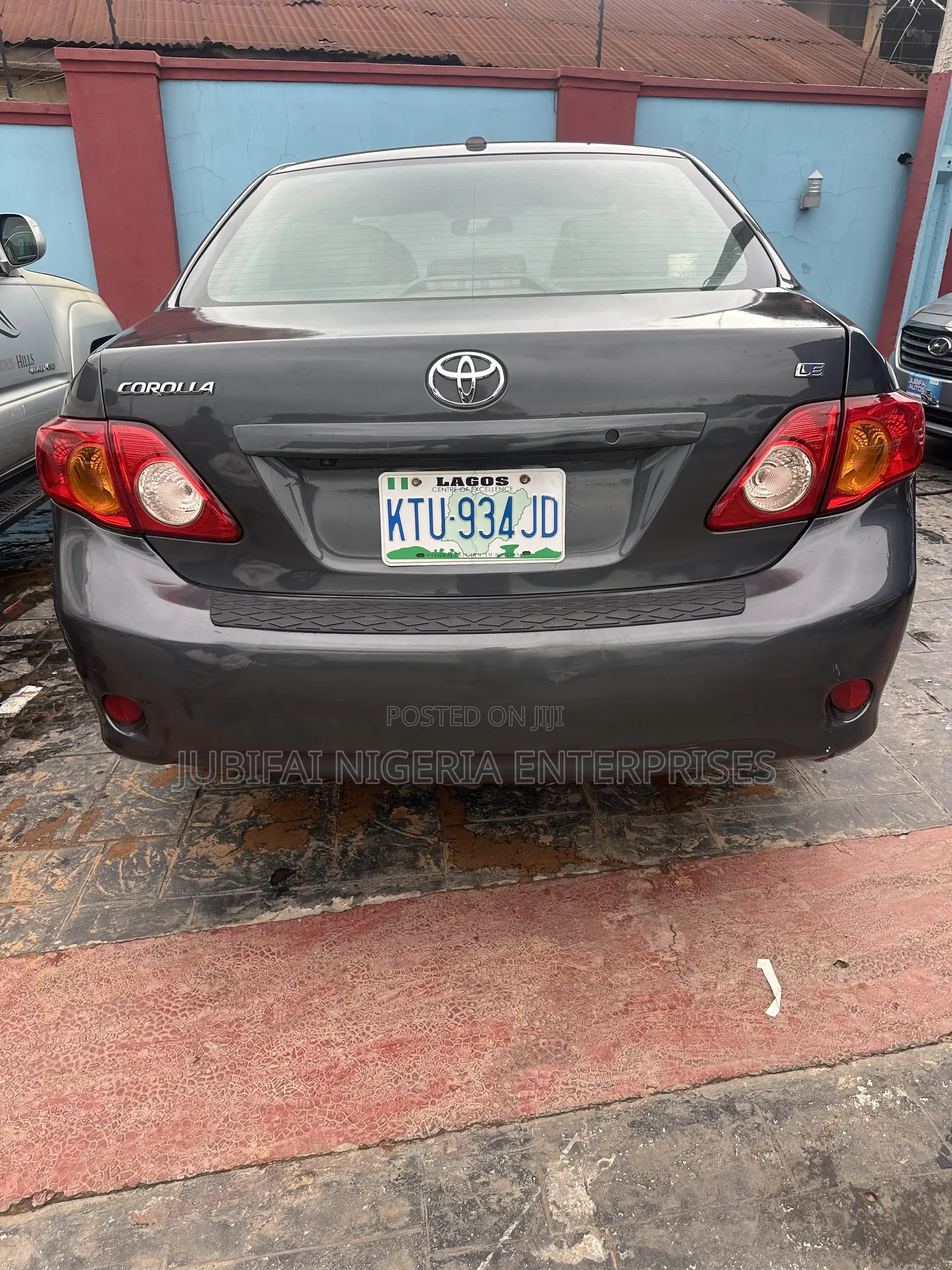 Toyota Corolla LE 4dr Sedan (1.8L 4cyl 4A) 2010 Gray