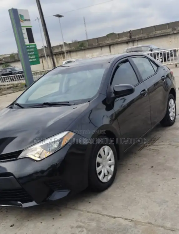 Toyota Corolla LE 4dr Sedan (1.8L 4cyl CVT) 2015 Black