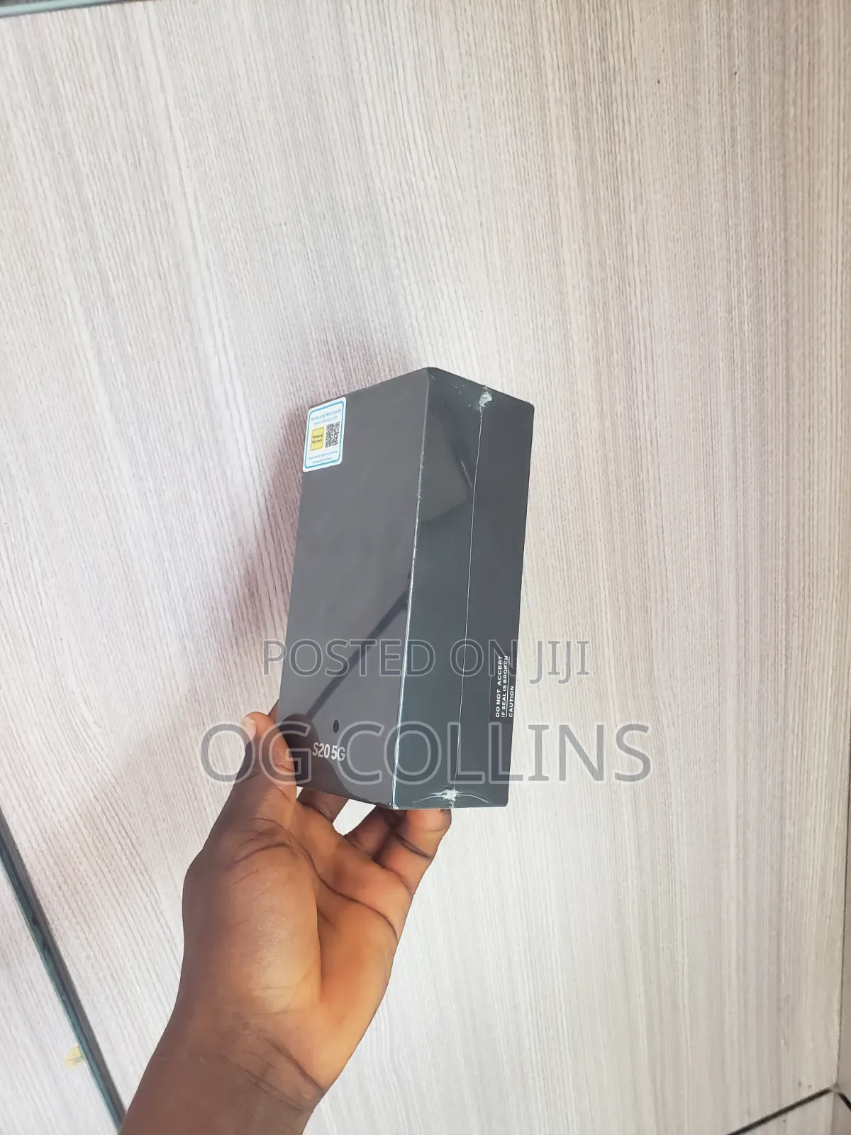 New Samsung Galaxy S20 128 GB Black