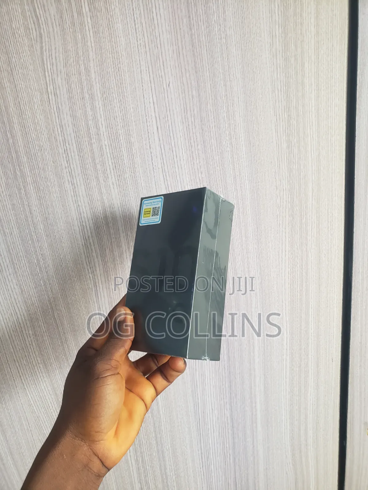 New Samsung Galaxy S10e 128 GB Black