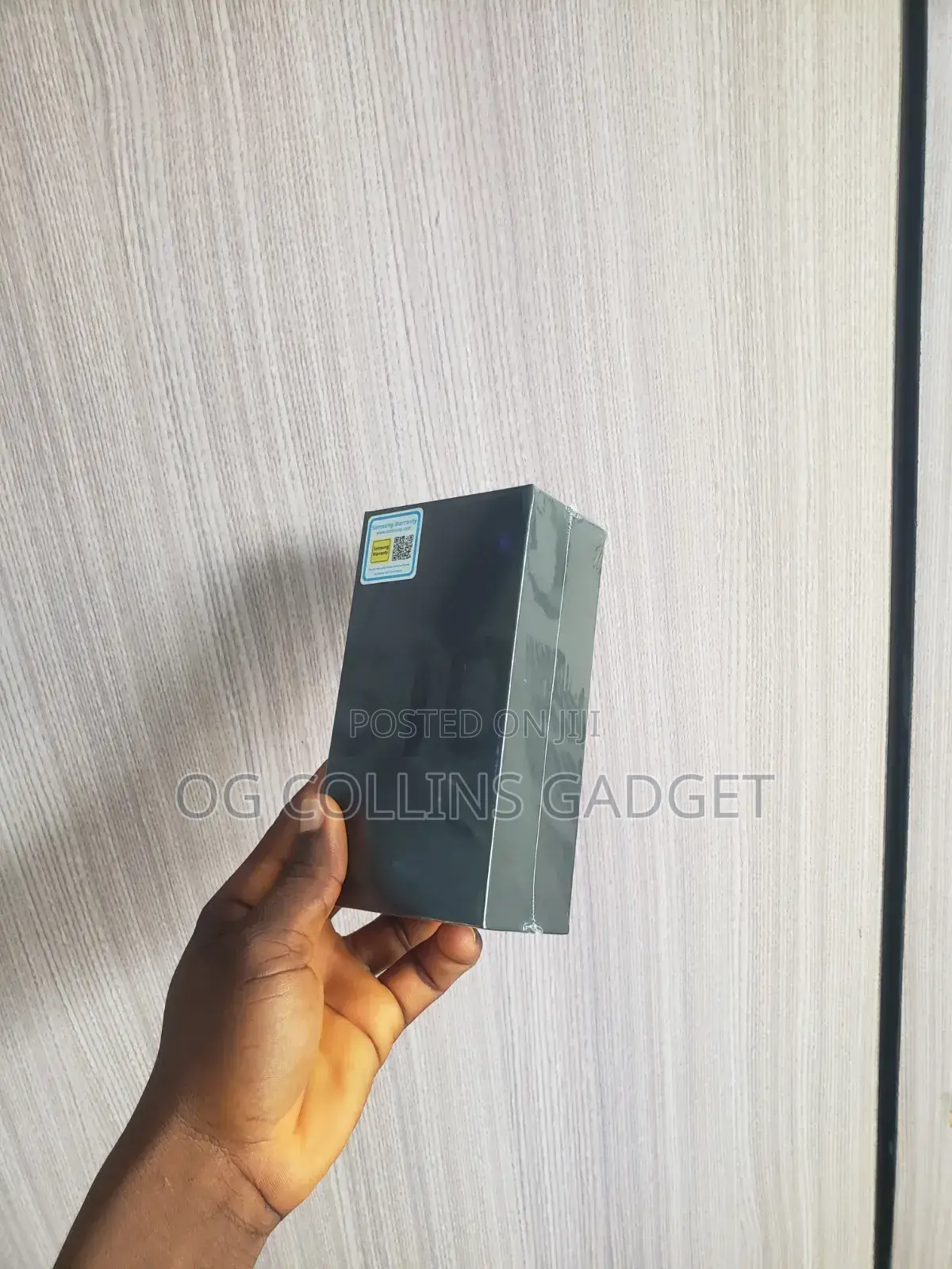 New Samsung Galaxy S10e 128 GB Black