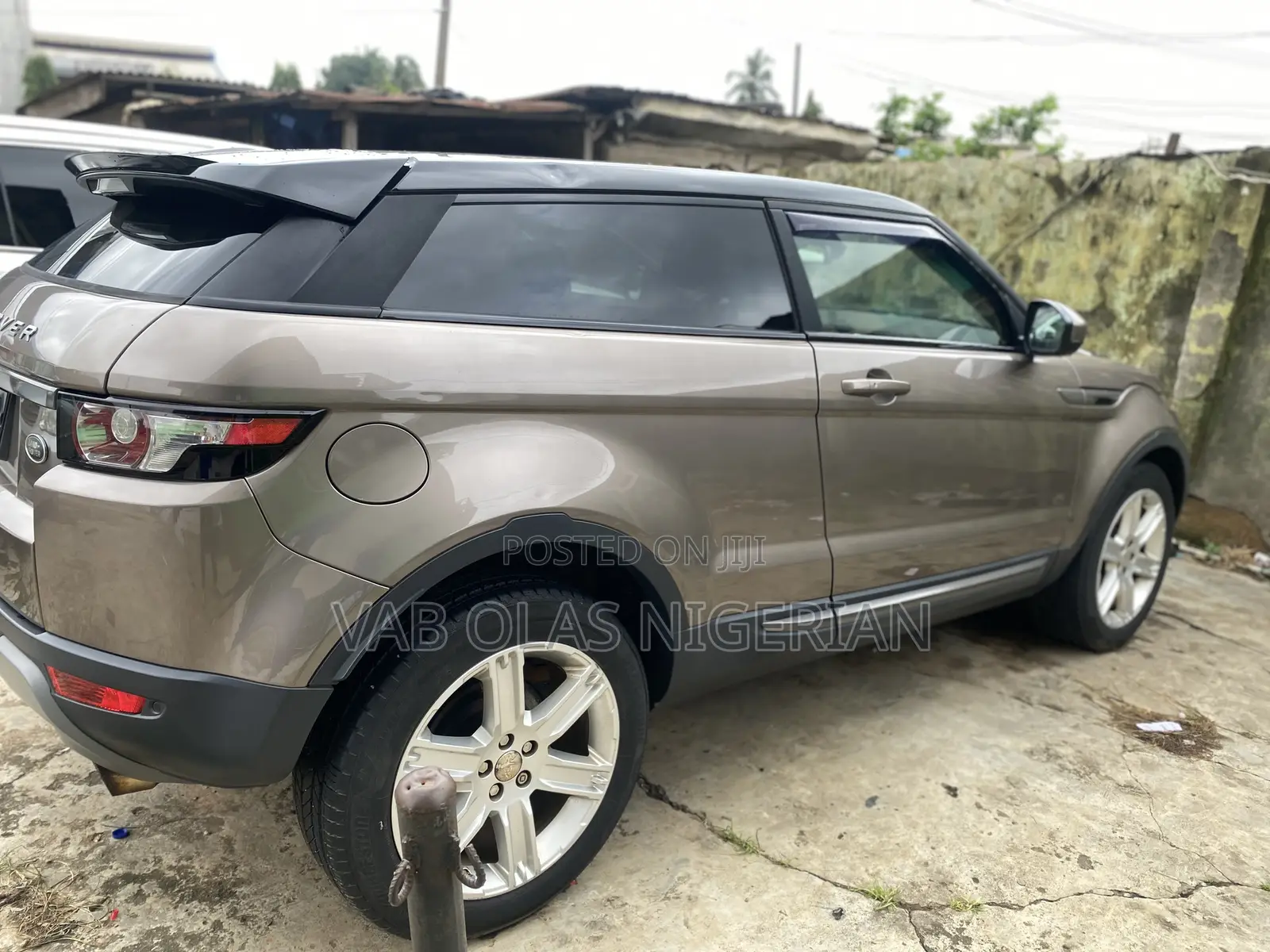 Land Rover Range Rover Evoque Prestige 4dr SUV AWD (2.0L 4cyl Turbo 9A)