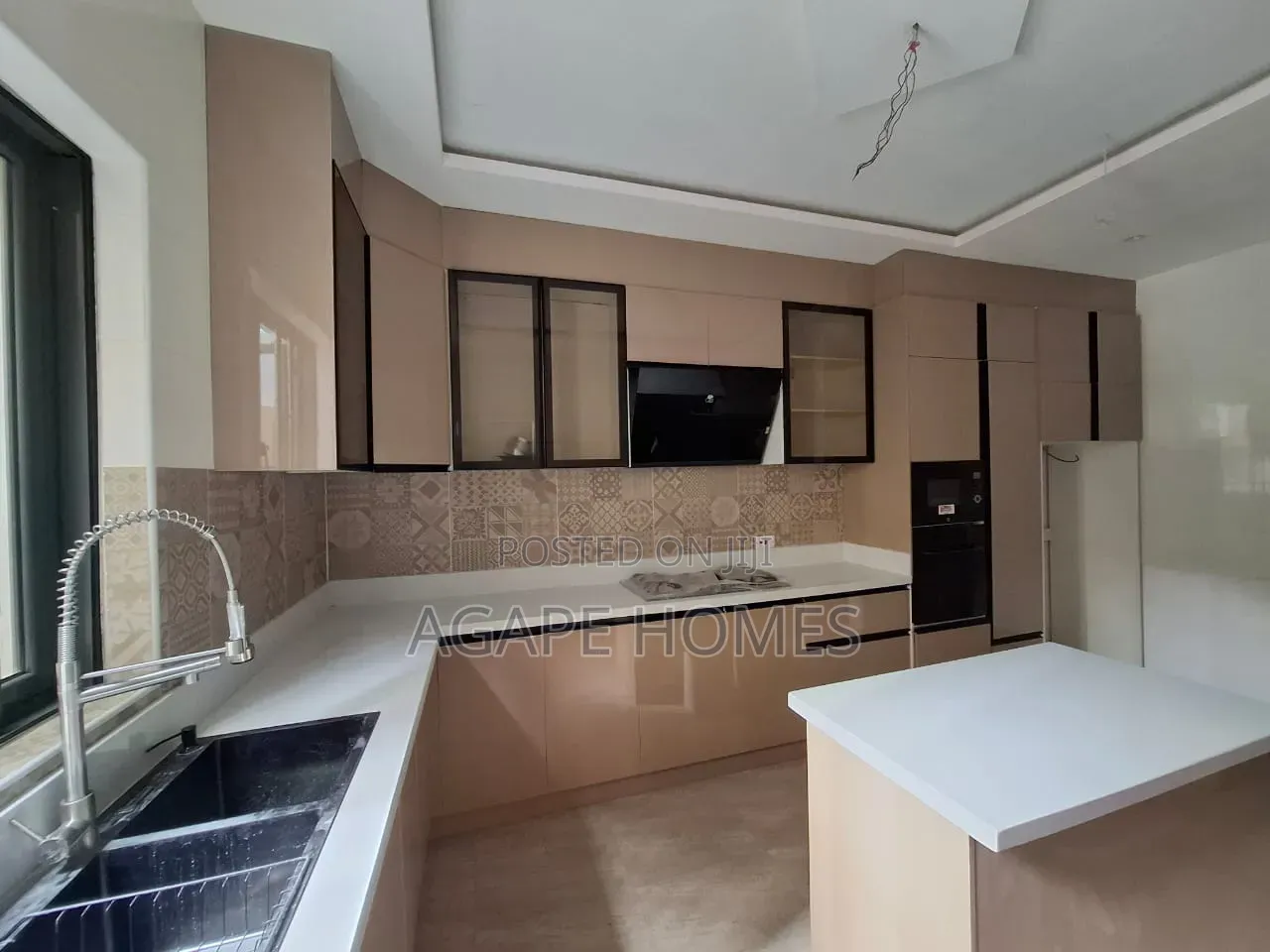 4bdrm Duplex in Magodo Shangisha Gra for rent
