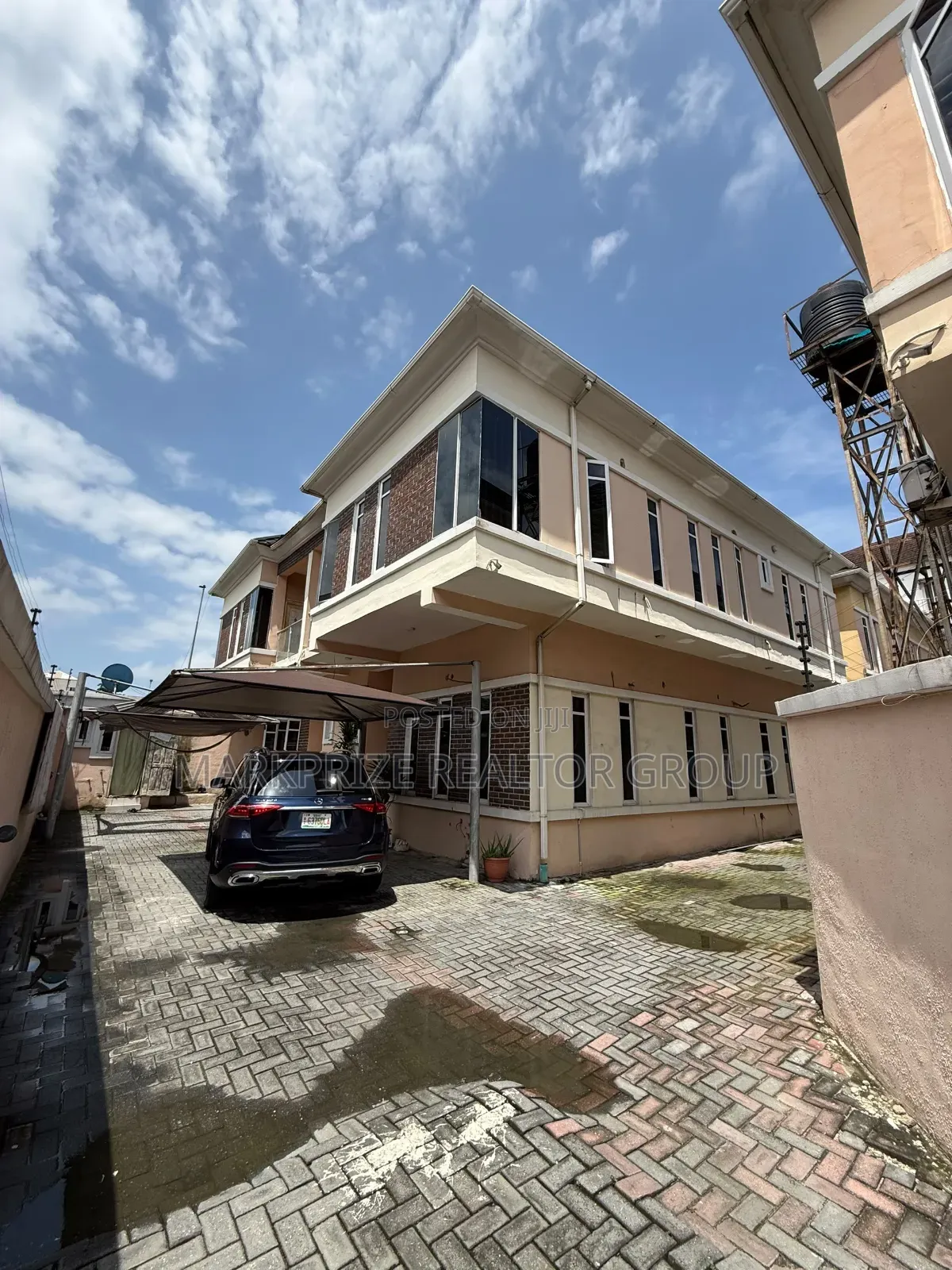 4bdrm Duplex in Chevron Drive Lekki for sale