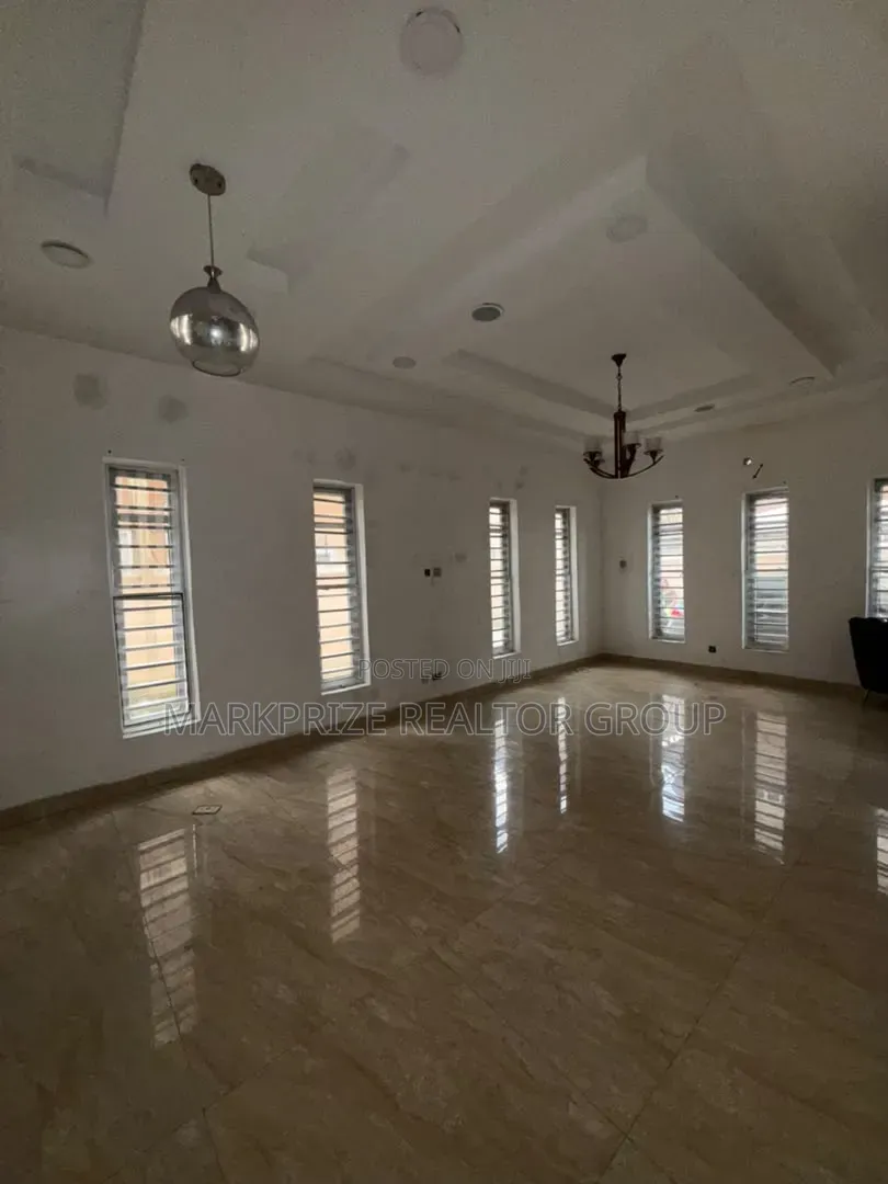 4bdrm Duplex in Chevron Drive Lekki for sale