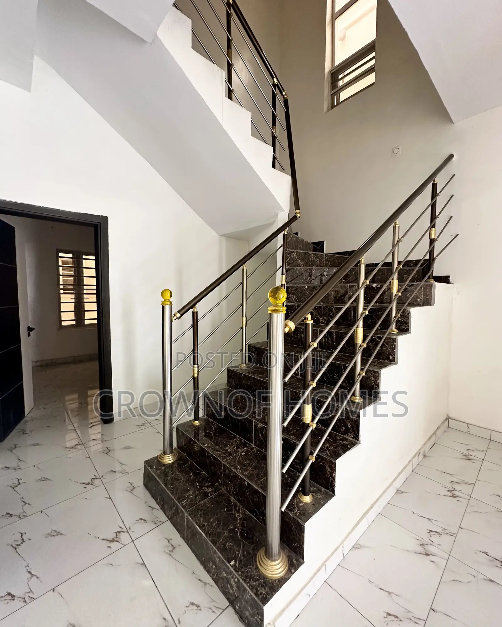 5bdrm Duplex in Lekki County, Ikota for sale