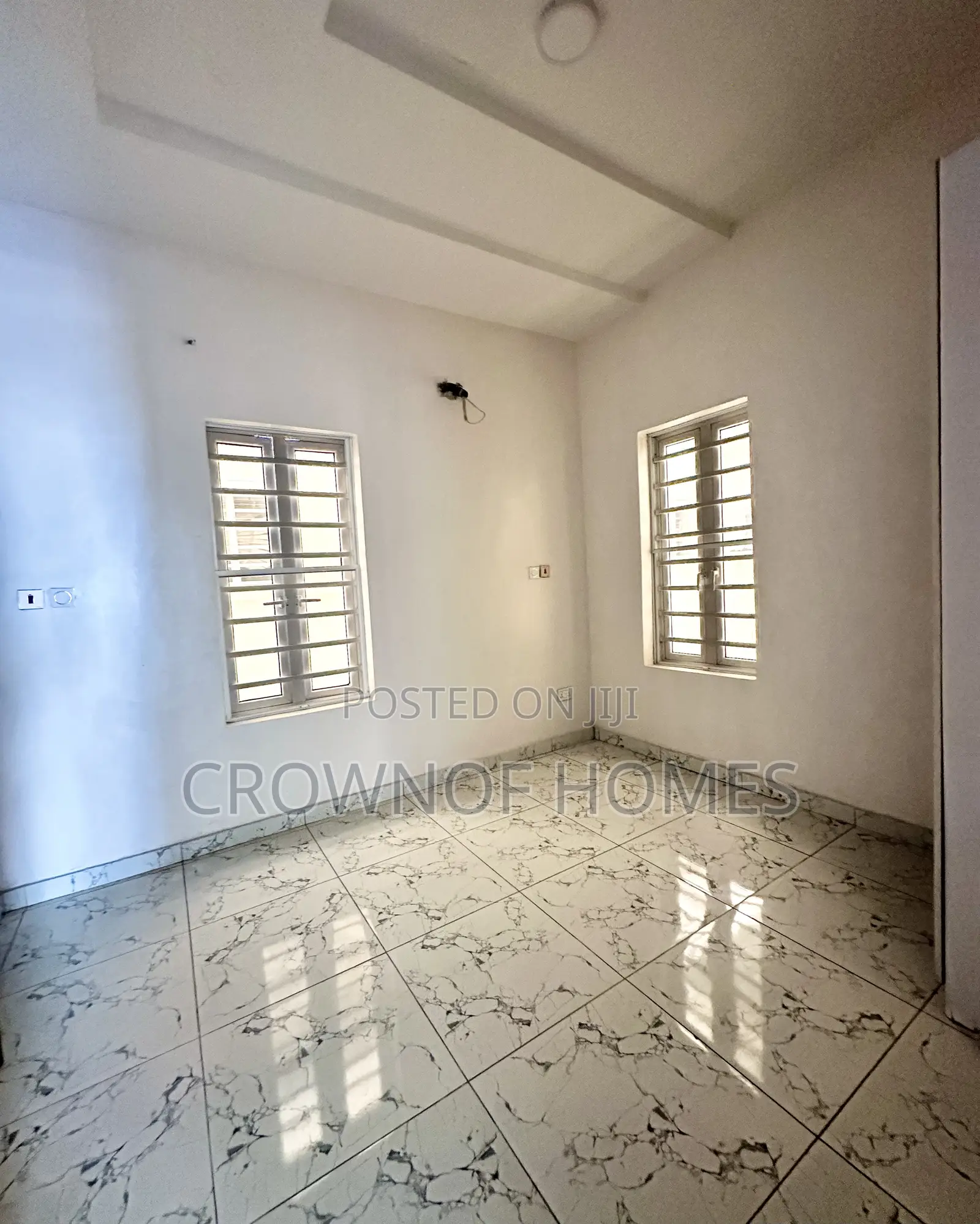 5bdrm Duplex in Lekki County, Ikota for sale