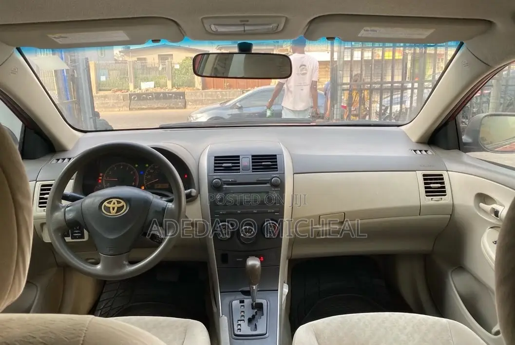 Toyota Corolla LE 4dr Sedan (1.8L 4cyl 4A) 2010 Red
