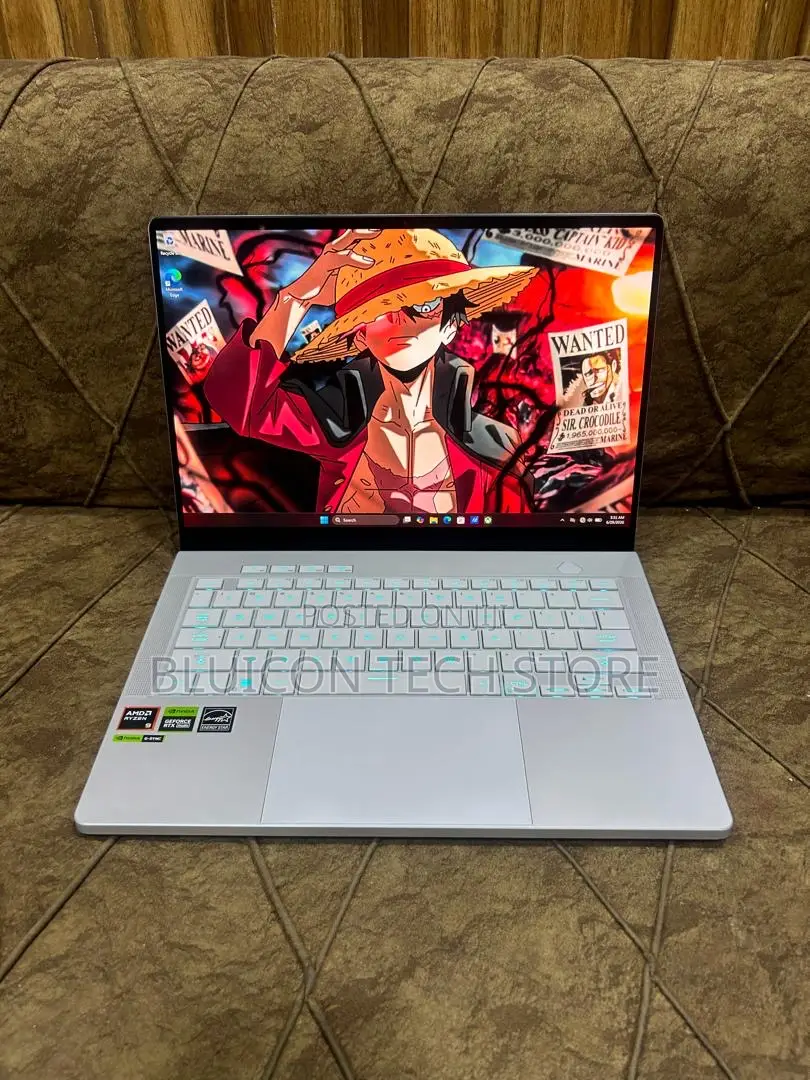 Laptop Asus ROG Zephyrus G14 16GB AMD Ryzen 9 SSD 1T