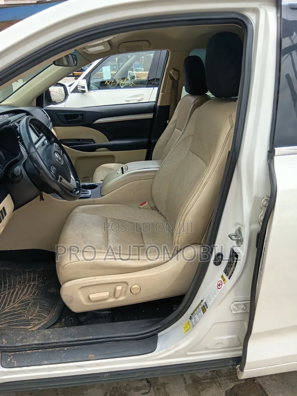Toyota Highlander LE Plus 4x2 V6 (3.5L 6cyl 8A) 2017 White