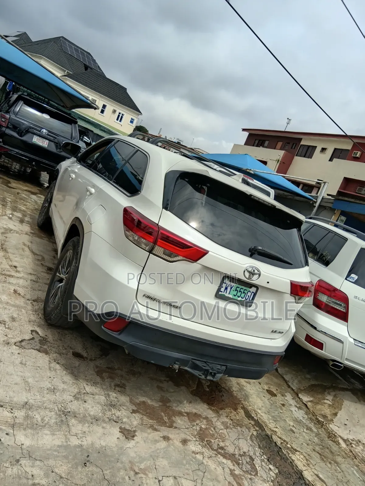 Toyota Highlander LE Plus 4x2 V6 (3.5L 6cyl 8A) 2017 White