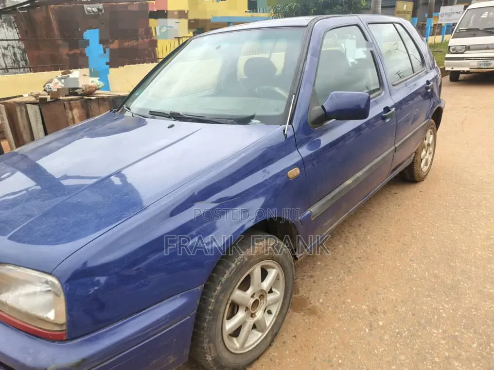 Volkswagen Golf 2002 Blue