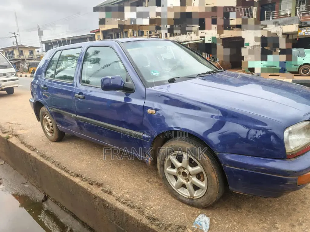 Volkswagen Golf 2002 Blue