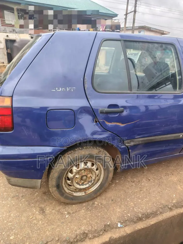 Volkswagen Golf 2002 Blue