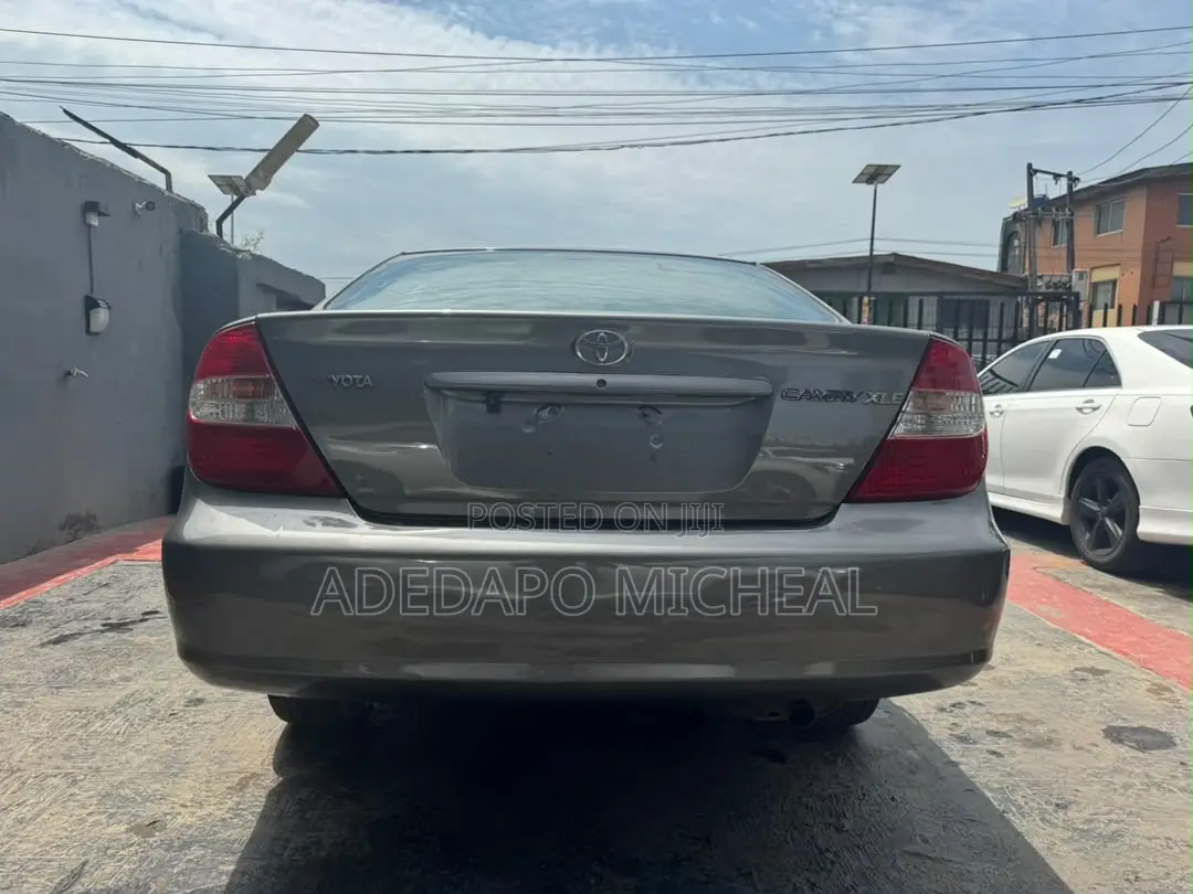 Toyota Camry SE 4rd Sedan (2.4L 4cyl 5M) 2004 Gray