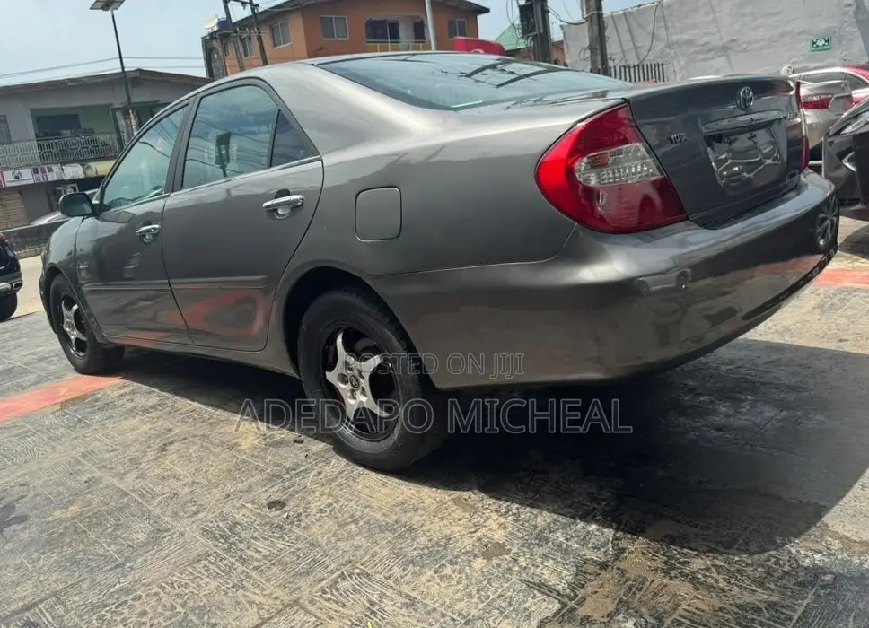 Toyota Camry SE 4rd Sedan (2.4L 4cyl 5M) 2004 Gray